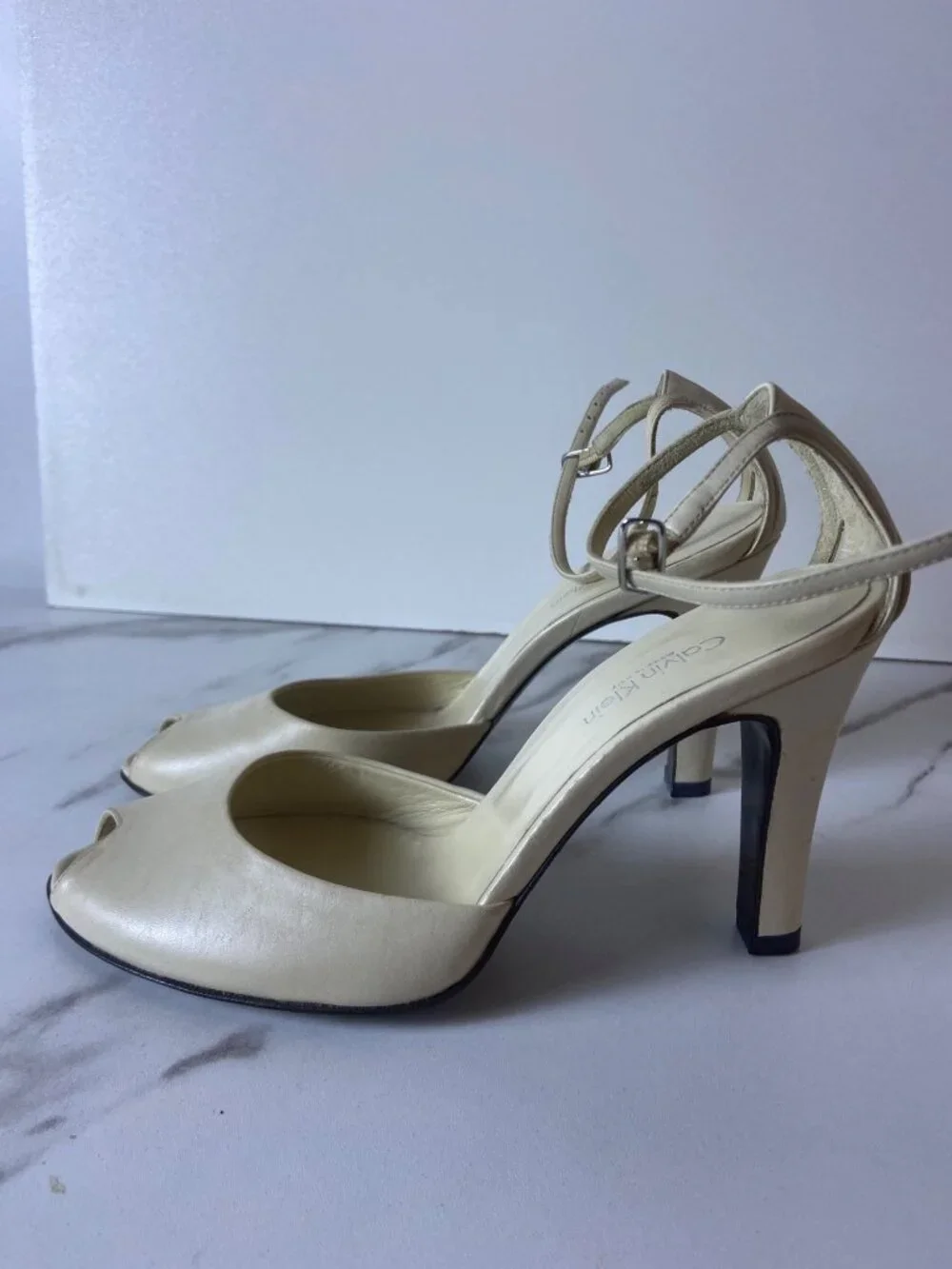 Calvin Klein Womens Peep-Toe Cream Heels With Ankle Strap Size 6 4-Inch Heel Mad